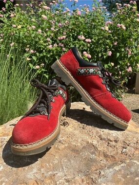 Vtg Josef Seibel Edelweiss hiker